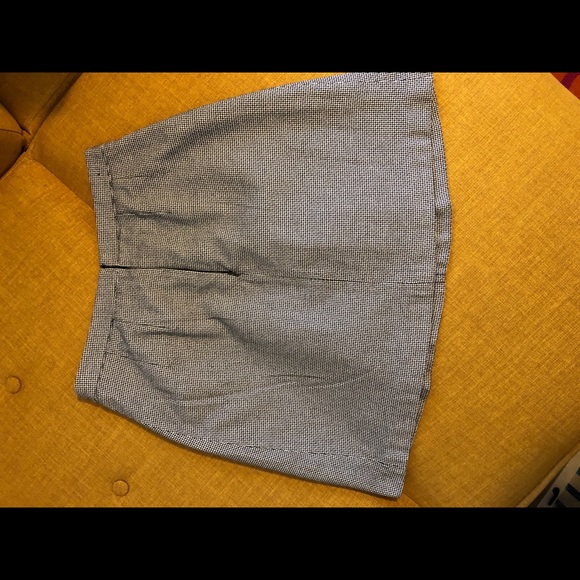 Ann Taylor LOFT / Black and White Bow detail skirt - Picture 3 of 3